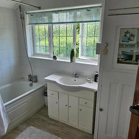 Charming Family In The Heart Of Sanderstead