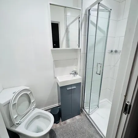 Apartment Luxury Furnished 2-king Sizes Bedroom Flat *
