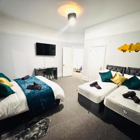 Luxury Furnished 2-king Sizes Bedroom Flat