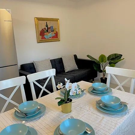 House Close To Tower Bridge London