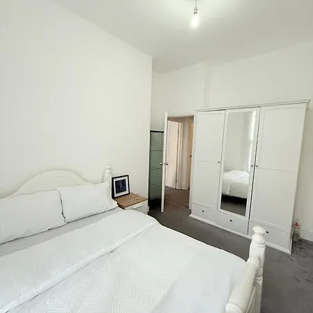 Cozy & Calm 3br Hideaway Apartamento Londres