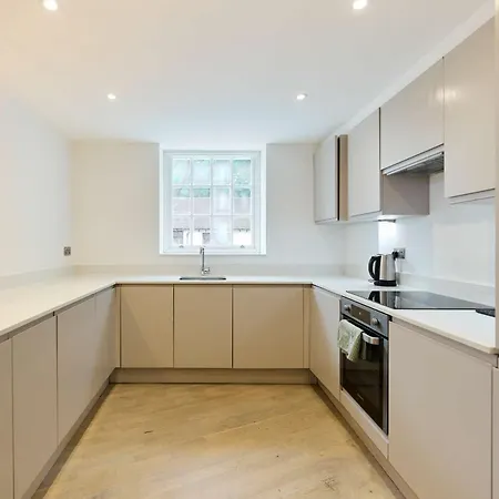 Apartment Tadworth Terrace Flat - Split- Level 2bdr