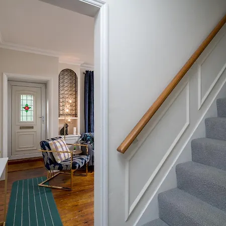 Luxury House Near River Thames Garden House Parking 6 Guests Apartment *
