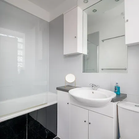 Luxury House Near River Thames Garden House Parking 6 Guests *