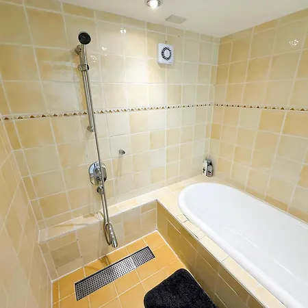 Detached House With Free Parking In Little Venice Near Paddington Hyde Park London