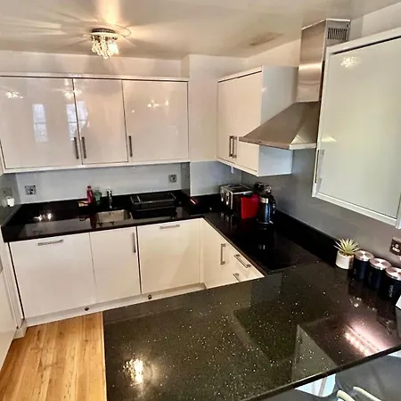 Detached House With Free Parking In Little Venice Near Paddington Hyde Park