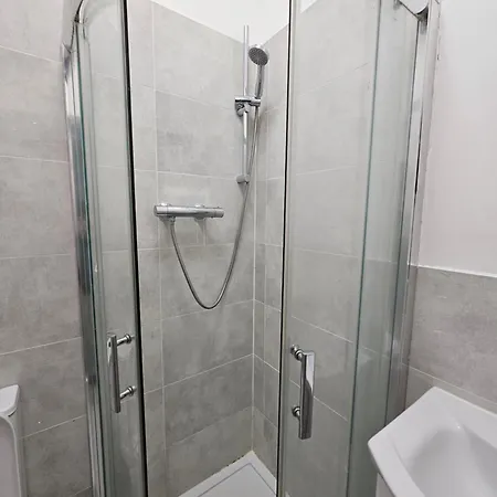 Private Direct Travel Heathrow & Ldn * London