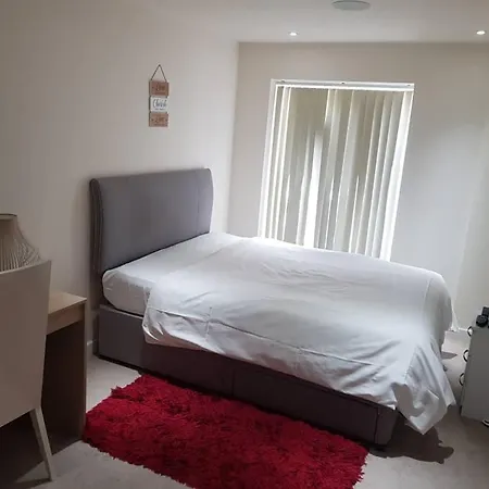 2 Bed Square 公寓 *