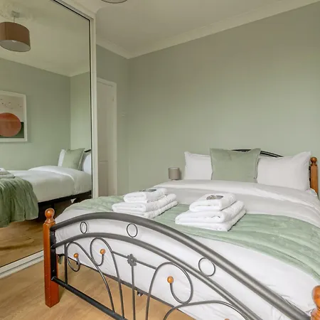 Stylish 3br Forest Gate With Garden Apartment London