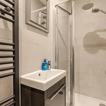 Stylish 3br Forest Gate With Garden Apartment