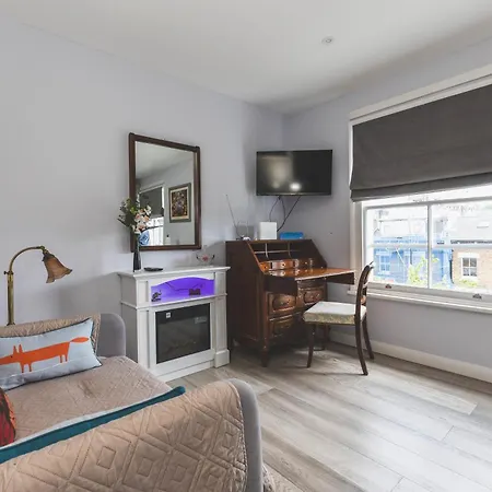 Apartment Stylish Flat B London