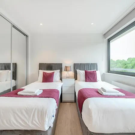 Roomspace Serviced -oasis Way