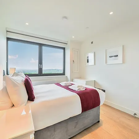 Apartment Roomspace Serviced -oasis Way *