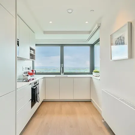 Roomspace Serviced -oasis Way * London