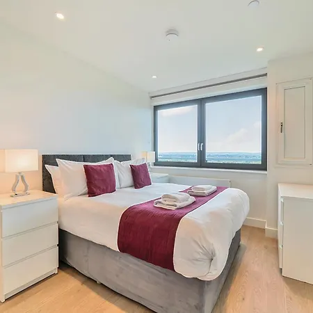 Roomspace Serviced -oasis Way *
