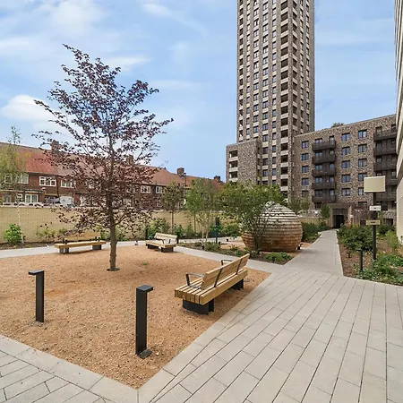 Roomspace Serviced -oasis Way Apartment London