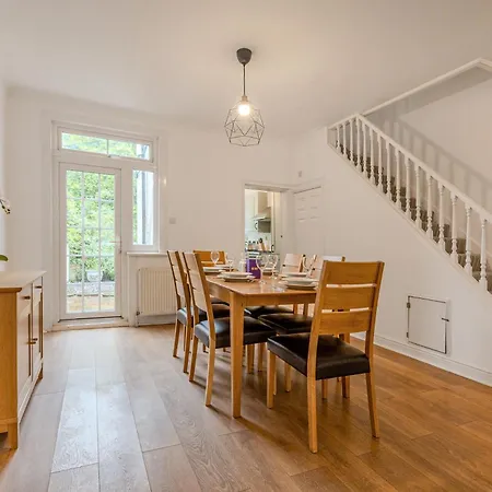 Gorgeous 2br Victorian With Parking And Garden Сasa de vacaciones Londres