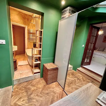 Stylish Near Notting Hill London