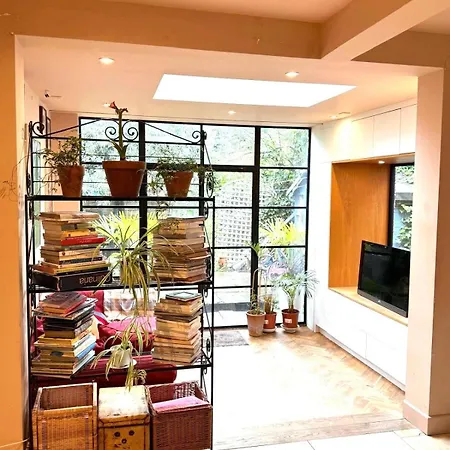 Stylish Near Notting Hill *