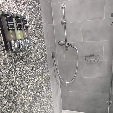 Lejlighed Fully Equipped Parkside 5min From Colliers Wood Station R4 London
