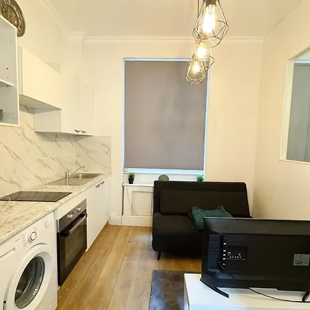 Regent Court Kensington Apartment *