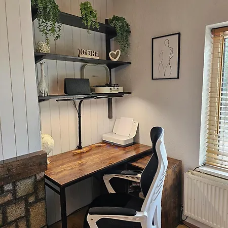 Spacious Double Near Heathrow Airport