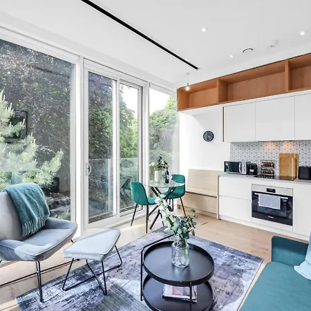 Luxury 2br Flat With Gym, Games Room, Cinema & Parking In Chiswick