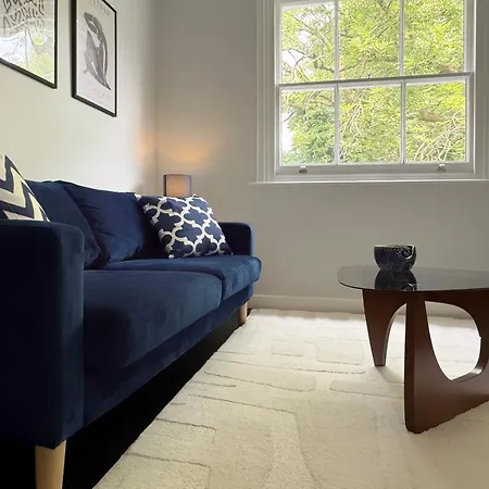 Joe's 2 Bedroom In Notting Hill Apartment
