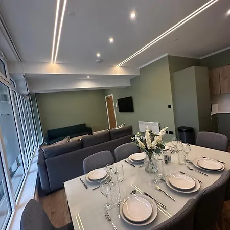 Luxurious & Spacious Modern 2bed Flat *