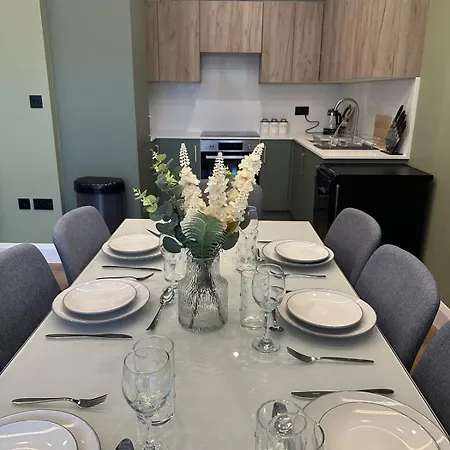 Luxurious & Spacious Modern 2bed Flat Apartment London