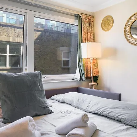 Modern In Fitzrovia By Keyhol Short Let Apartment