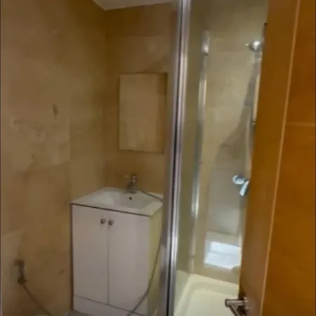 2 Bedrooms Flat In Apartment London