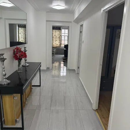 Flat In Oxford Street