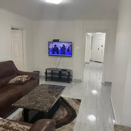 Flat In Oxford Street