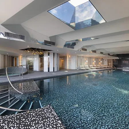 Exclusive Waterfront Spacious Two Bedroom - 606 *