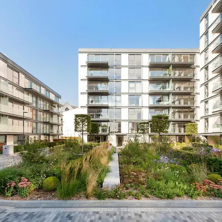 Apartment Exclusive Waterfront Spacious Two Bedroom - 606