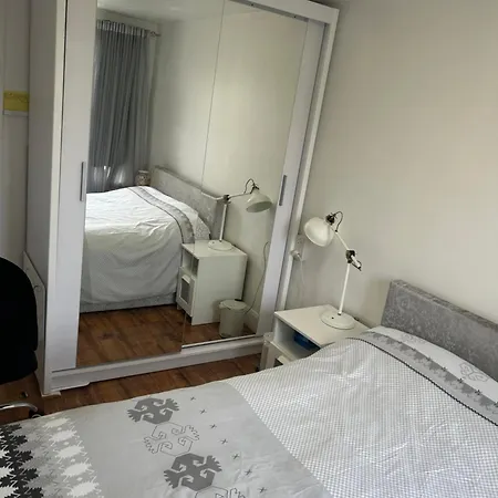 Cosy In Location * London