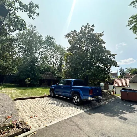 Restful Break 2 Bedroom Woods 2 Acre Garden Gated Free Parking