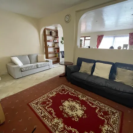 公寓 Spacious London House With Parking 巴尔金