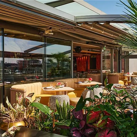 Me By Melia - Covent Garden 5* Londýn
