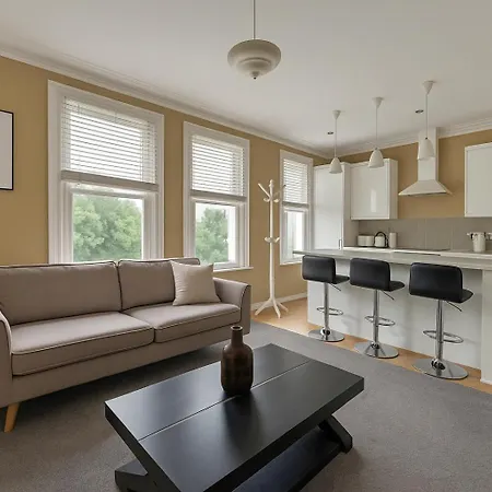 Flat - 3 Min To West Kensington Station Apartment