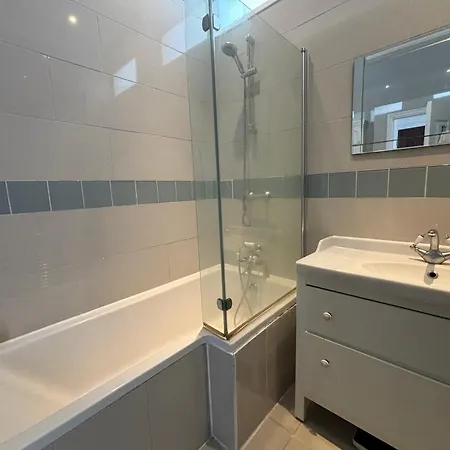 Apartamento Brilliantly Located 2bd Retreat In West