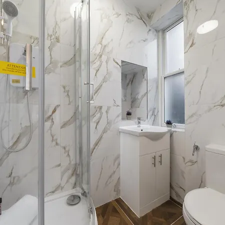 Lively Soho In The Heart Of Londons Nightlife No Lift Gsg Apartamento