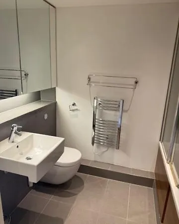 Apartment Two Bedroom Penthouse In Colindale