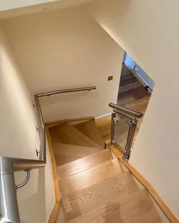 Two Bedroom Penthouse In Colindale Apartment Edgware