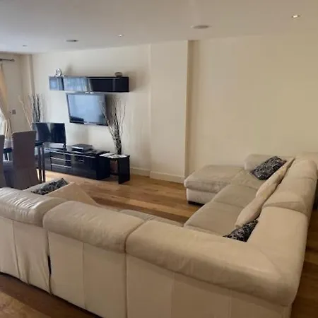 Two Bedroom Penthouse In Colindale Apartment Edgware