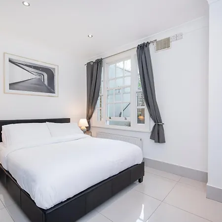 Apartment Kensington 2 Bed With Garden