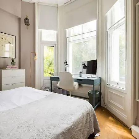 Stylish And Spacious 2 Bed Flat On Chelsea London