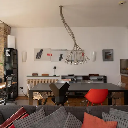 Apartment Stylish 2-bed Flat In Prime Spot