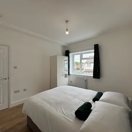 Beddington Serviced * Sutton (Greater London)